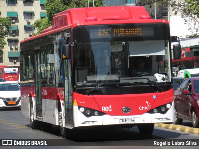 Metbus TBFT34 na cidade de Santiago, Santiago, Metropolitana de Santiago, Chile, por Rogelio Labra Silva. ID da foto: 11697496.
