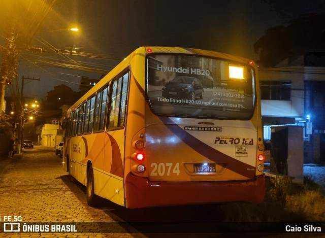 Petro Ita Transportes Coletivos de Passageiros 2074 na cidade de Petrópolis, Rio de Janeiro, Brasil, por Caio Silva. ID da foto: 11698472.