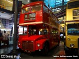 London Transport RM1737 na cidade de London, Greater London, Inglaterra, por Fabricio do Nascimento Zulato. ID da foto: :id.