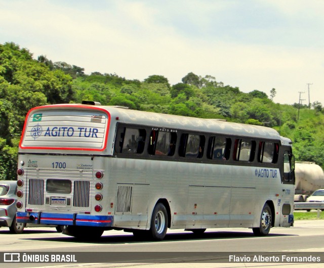 Agito Tur 7013 na cidade de Araçariguama, São Paulo, Brasil, por Flavio Alberto Fernandes. ID da foto: 11705730.