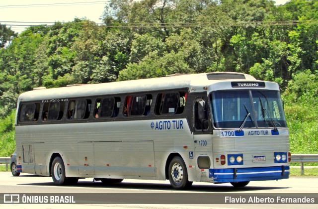 Agito Tur 7013 na cidade de Araçariguama, São Paulo, Brasil, por Flavio Alberto Fernandes. ID da foto: 11705717.