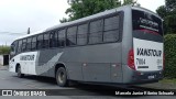 VansTour Transportes 7004 na cidade de Pinhais, Paraná, Brasil, por Marcelo Junior Ribeiro Schuartz. ID da foto: :id.