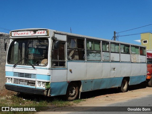 Ônibus Particulares 8554 na cidade de Curitiba, Paraná, Brasil, por Osvaldo Born. ID da foto: 11713841.