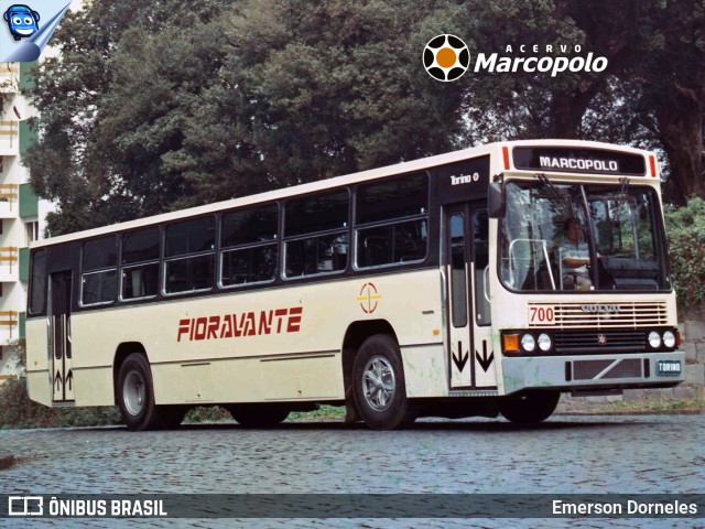 Empresa de Ônibus Luís Fioravante 700 na cidade de Caxias do Sul, Rio Grande do Sul, Brasil, por Emerson Dorneles. ID da foto: 11712918.