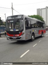 Pêssego Transportes 4 7586 na cidade de São Paulo, São Paulo, Brasil, por LUIS FELIPE CANDIDO NERI. ID da foto: :id.