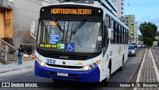 Litorânea Transportes 352 na cidade de Natal, Rio Grande do Norte, Brasil, por Heitor B.  S.  Bezerra. ID da foto: 11742599.