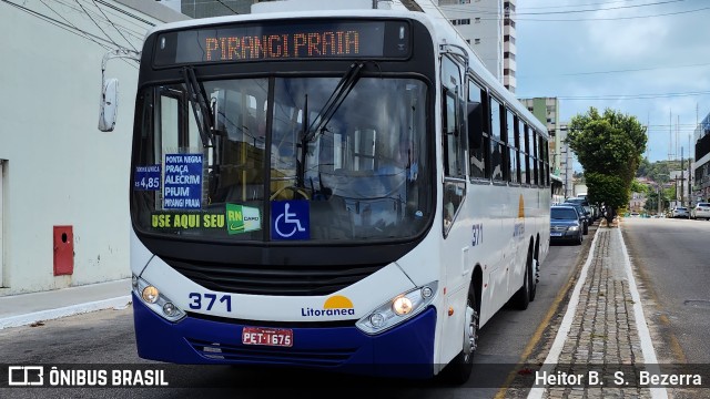 Litorânea Transportes 371 na cidade de Natal, Rio Grande do Norte, Brasil, por Heitor B.  S.  Bezerra. ID da foto: 11742662.