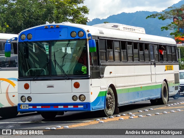 Autobuses sin identificación - Costa Rica 00 na cidade de Mata Redonda, San José, San José, Costa Rica, por Andrés Martínez Rodríguez. ID da foto: 11741858.