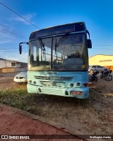 Ônibus Particulares 2710 na cidade de Capistrano, Ceará, Brasil, por Wellington Araújo. ID da foto: :id.
