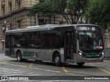 Via Sudeste Transportes S.A. 5 1099 na cidade de São Paulo, São Paulo, Brasil, por Bruno Kozeniauskas. ID da foto: :id.