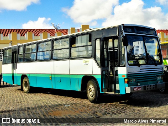 Ônibus Particulares 4208 na cidade de Ipirá, Bahia, Brasil, por Marcio Alves Pimentel. ID da foto: 11786680.
