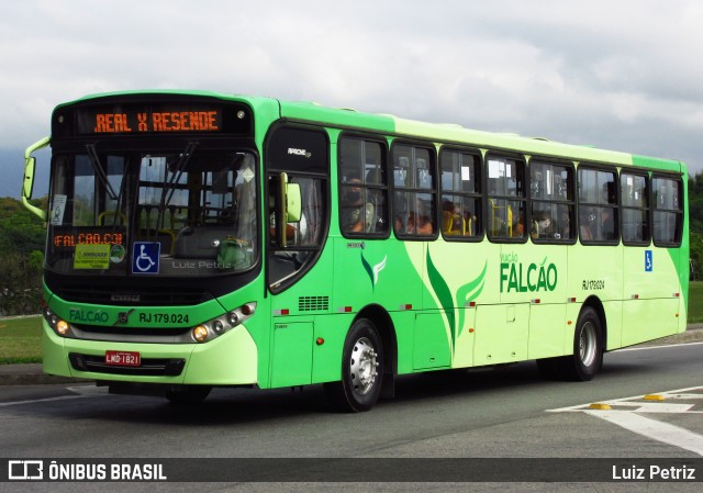 Viação Falcão RJ 179.024 na cidade de Resende, Rio de Janeiro, Brasil, por Luiz Petriz. ID da foto: 11794345.
