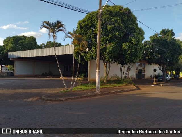 Terminais Rodoviários e Urbanos  na cidade de Lagoa Formosa, Minas Gerais, Brasil, por Reginaldo Barbosa dos Santos. ID da foto: 11796781.