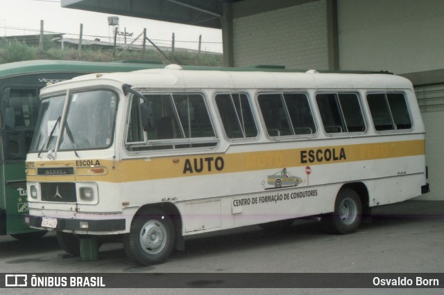 Ônibus Particulares 4428 na cidade de Curitiba, Paraná, Brasil, por Osvaldo Born. ID da foto: 11804863.