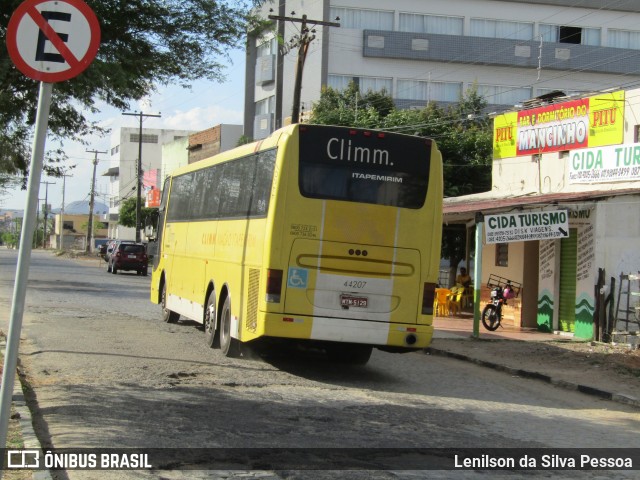 Viação Itapemirim 44207 na cidade de Caruaru, Pernambuco, Brasil, por Lenilson da Silva Pessoa. ID da foto: 11808762.