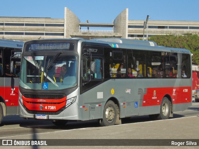 Pêssego Transportes 4 7381 na cidade de São Paulo, São Paulo, Brasil, por Roger Silva. ID da foto: 11812565.
