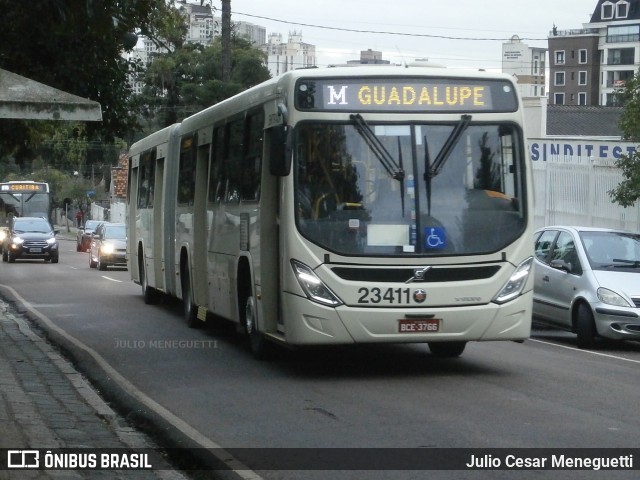 Viação Colombo 23411 na cidade de Curitiba, Paraná, Brasil, por Julio Cesar Meneguetti. ID da foto: 11821125.
