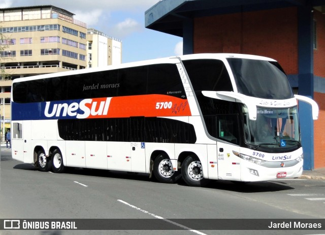 Unesul de Transportes 5700 na cidade de Porto Alegre, Rio Grande do Sul, Brasil, por Jardel Moraes. ID da foto: 11829102.