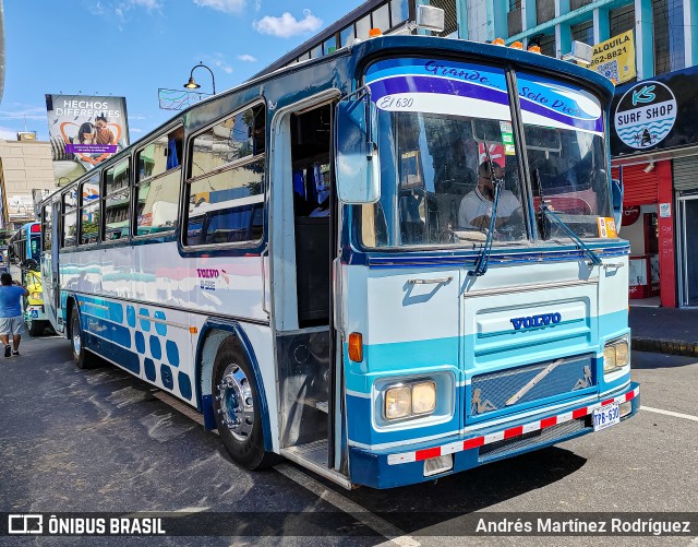 Autobuses sin identificación - Costa Rica Tornillo na cidade de Catedral, San José, San José, Costa Rica, por Andrés Martínez Rodríguez. ID da foto: 11759083.