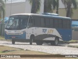 Totality Transportes 8013 na cidade de Jaboatão dos Guararapes, Pernambuco, Brasil, por Jonathan Silva. ID da foto: :id.