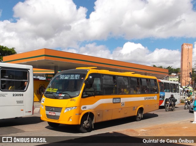 Transporte Suplementar de Belo Horizonte 690 na cidade de Belo Horizonte, Minas Gerais, Brasil, por Quintal de Casa Ônibus. ID da foto: 11762446.