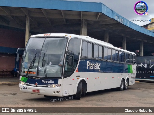 Planalto Transportes 964 na cidade de Porto Alegre, Rio Grande do Sul, Brasil, por Claudio Roberto. ID da foto: 11762826.