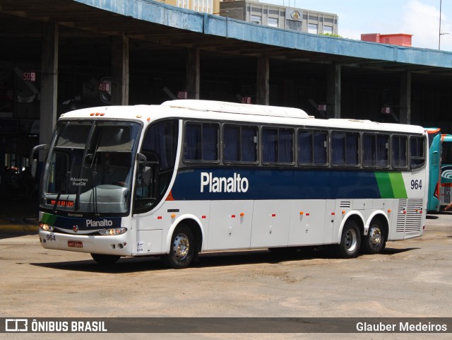 Planalto Transportes 964 na cidade de Porto Alegre, Rio Grande do Sul, Brasil, por Glauber Medeiros. ID da foto: 11762595.