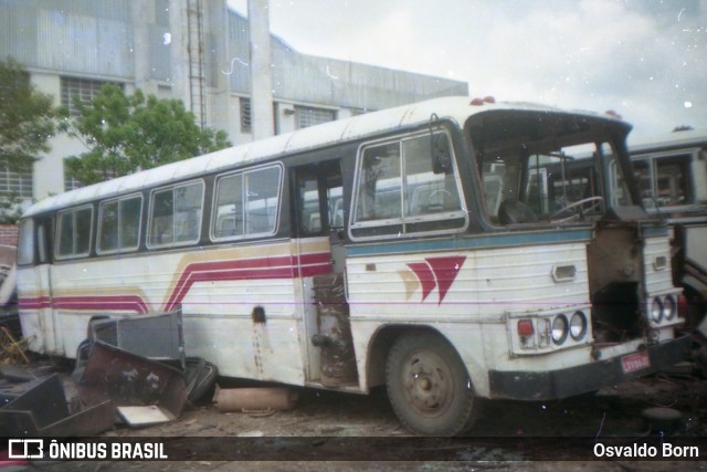 Ônibus Particulares 8600 na cidade de Curitiba, Paraná, Brasil, por Osvaldo Born. ID da foto: 11763825.