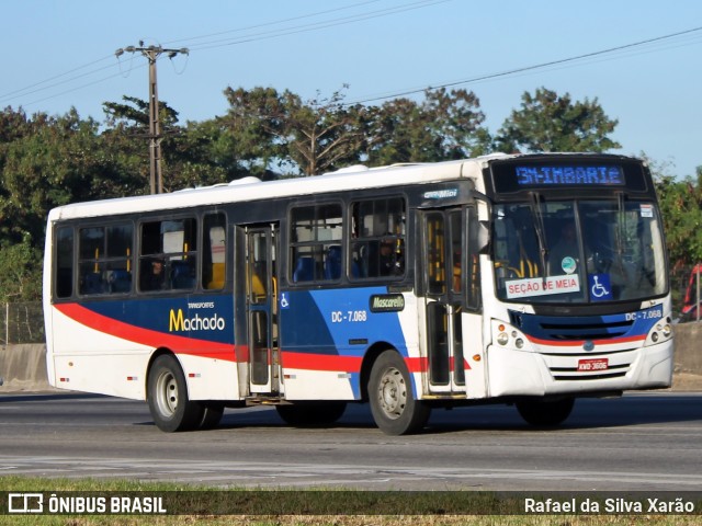 Transportes Machado DC 7.068 na cidade de Duque de Caxias, Rio de Janeiro, Brasil, por Rafael da Silva Xarão. ID da foto: 11765512.