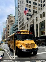 Private Buses - Buses without visible identification 1041 na cidade de New York, New York, Estados Unidos, por Marco Silva. ID da foto: :id.