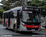 Pêssego Transportes 4 7110 na cidade de São Paulo, São Paulo, Brasil, por Gilberto Mendes dos Santos. ID da foto: :id.