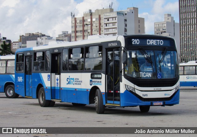 Canasvieiras Transportes 11695 na cidade de Florianópolis, Santa Catarina, Brasil, por João Antonio Müller Muller. ID da foto: 11858695.