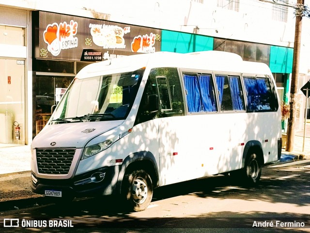 Ônibus Particulares 7h89 na cidade de Araras, São Paulo, Brasil, por André Fermino . ID da foto: 11860456.
