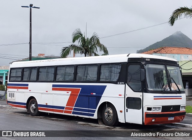 Ônibus Particulares 9018 na cidade de Matinhos, Paraná, Brasil, por Alessandro Fracaro Chibior. ID da foto: 11858624.