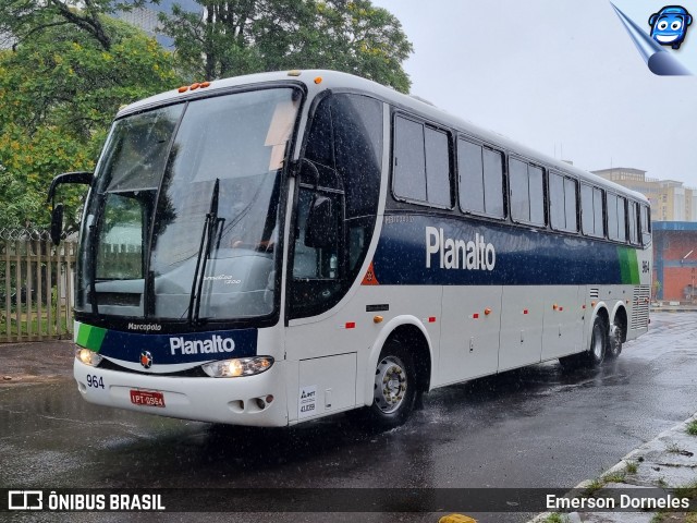 Planalto Transportes 964 na cidade de Porto Alegre, Rio Grande do Sul, Brasil, por Emerson Dorneles. ID da foto: 11865878.