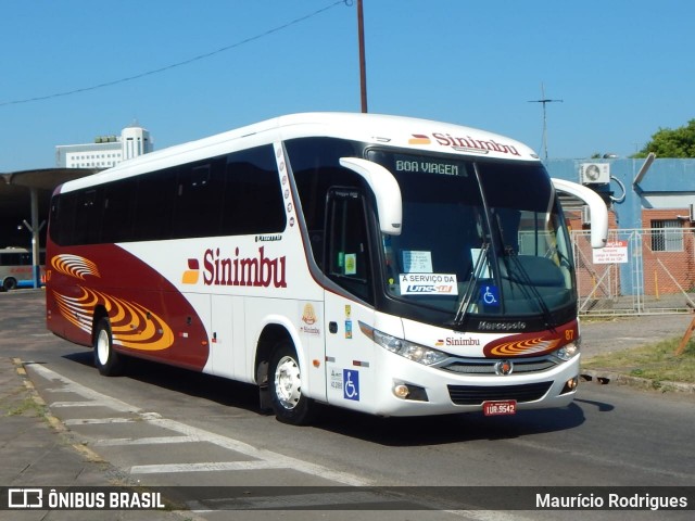 Expresso Sinimbu 87 na cidade de Porto Alegre, Rio Grande do Sul, Brasil, por Maurício Rodrigues. ID da foto: 11865618.