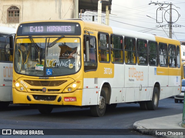 Plataforma Transportes 30724 na cidade de Salvador, Bahia, Brasil, por Ícaro Chagas. ID da foto: 11868061.