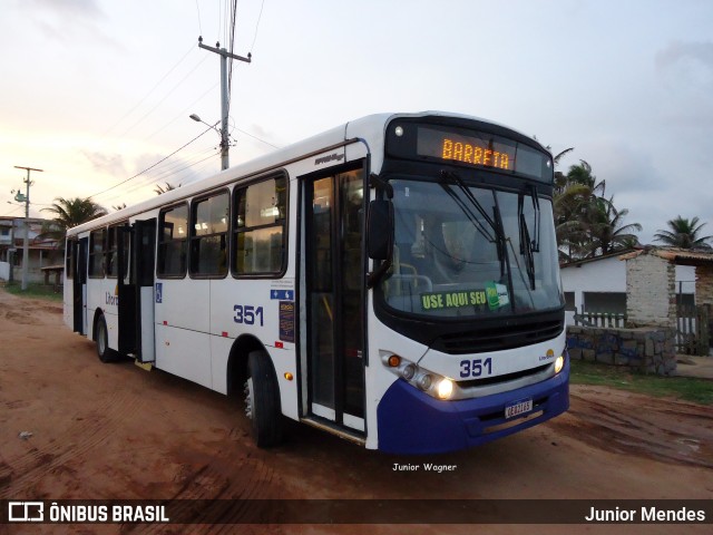 Litorânea Transportes 351 na cidade de Nísia Floresta, Rio Grande do Norte, Brasil, por Junior Mendes. ID da foto: 11876096.