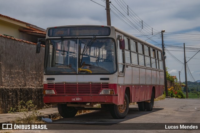 Ônibus Particulares 8971 na cidade de Guaranésia, Minas Gerais, Brasil, por Lucas Mendes. ID da foto: 11879572.