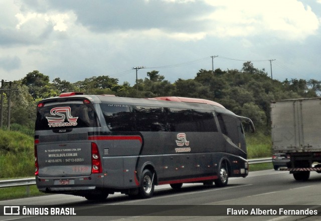 SL Bus - SL Turismo 11121 na cidade de Araçariguama, São Paulo, Brasil, por Flavio Alberto Fernandes. ID da foto: 11879397.