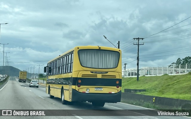 Ônibus Particulares 048 na cidade de Balneário Piçarras, Santa Catarina, Brasil, por Vinicius Souza. ID da foto: 11835599.