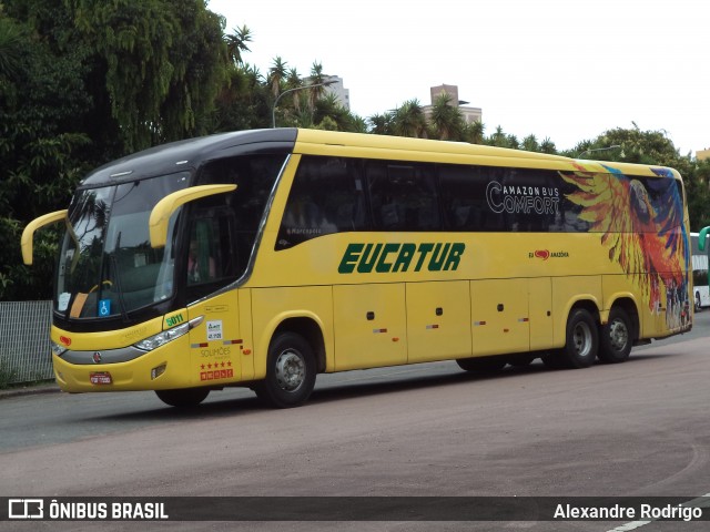 Eucatur - Empresa União Cascavel de Transportes e Turismo 5011 na cidade de Curitiba, Paraná, Brasil, por Alexandre Rodrigo. ID da foto: 11892020.