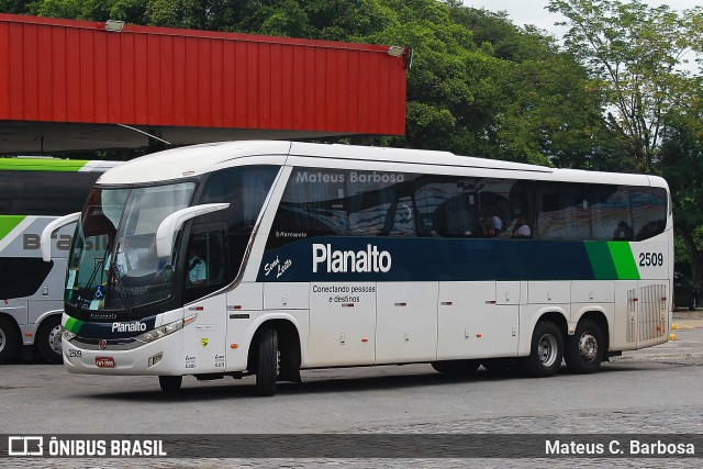 Planalto Transportes 2509 na cidade de Guaratinguetá, São Paulo, Brasil, por Mateus C. Barbosa. ID da foto: 11893594.