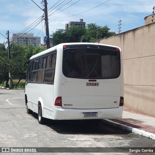 Ônibus Particulares 5H85 na cidade de Vila Velha, Espírito Santo, Brasil, por Sergio Corrêa. ID da foto: 11894408.