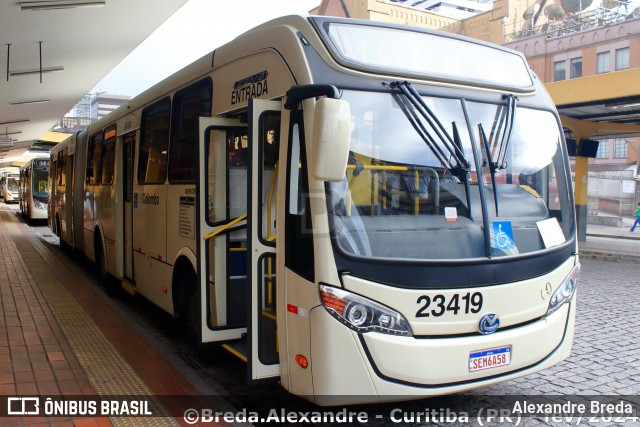 Viação Colombo 23419 na cidade de Curitiba, Paraná, Brasil, por Alexandre Breda. ID da foto: 11894906.