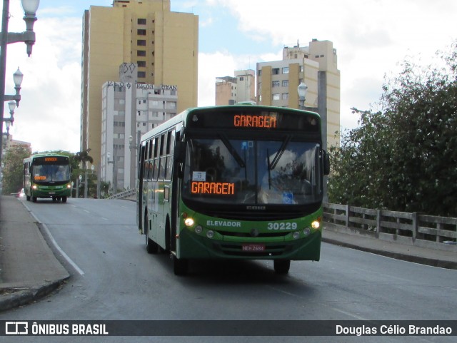 Expresso Luziense > Territorial Com. Part. e Empreendimentos 30229 na cidade de Belo Horizonte, Minas Gerais, Brasil, por Douglas Célio Brandao. ID da foto: 11898458.