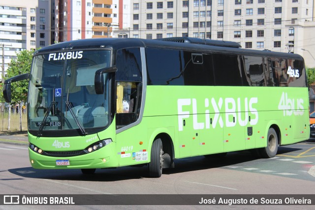 FlixBus Transporte e Tecnologia do Brasil 44019 na cidade de Curitiba, Paraná, Brasil, por José Augusto de Souza Oliveira. ID da foto: 11903312.