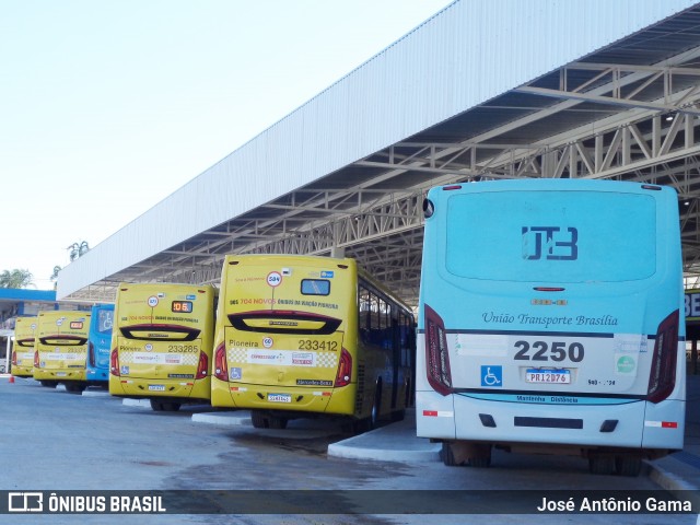 UTB - União Transporte Brasília 2250 na cidade de Gama, Distrito Federal, Brasil, por José Antônio Gama. ID da foto: 11905154.