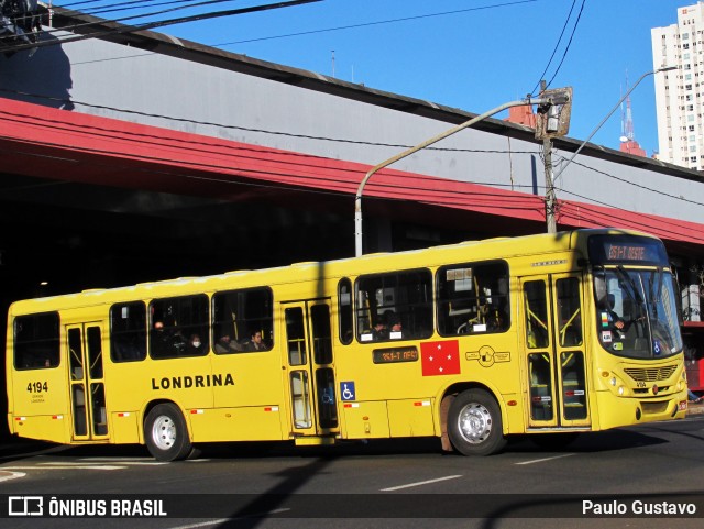 TCGL - Transportes Coletivos Grande Londrina 4194 na cidade de Londrina, Paraná, Brasil, por Paulo Gustavo. ID da foto: 11907001.