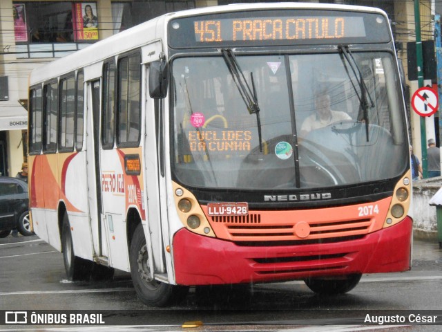 Petro Ita Transportes Coletivos de Passageiros 2074 na cidade de Petrópolis, Rio de Janeiro, Brasil, por Augusto César. ID da foto: 11838493.